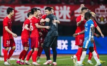 包含亚洲明星球员在国际球场上表现抢眼，成为球队核心的词条
